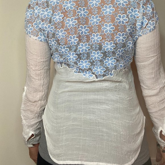 Blouse, White & Blue lacy back - Picture 3 of 5